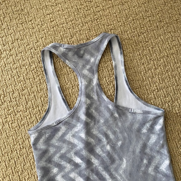 Lululemon cool racerback tank grey chevron - Picture 6 of 9